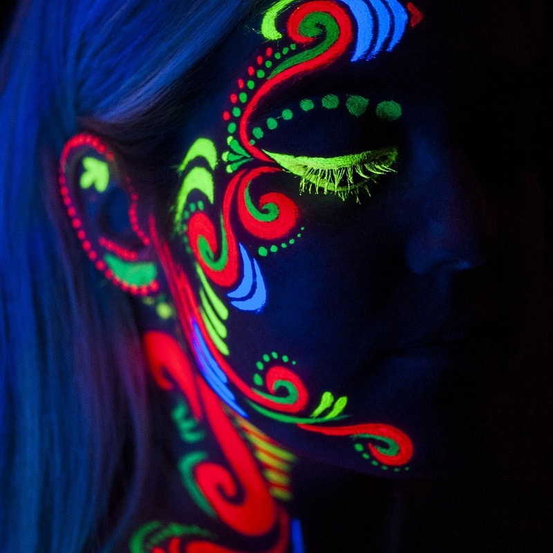 Blacklight neon schmink