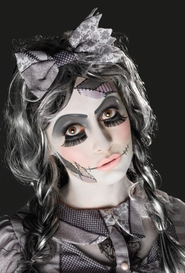 Make up kit Damaged doll